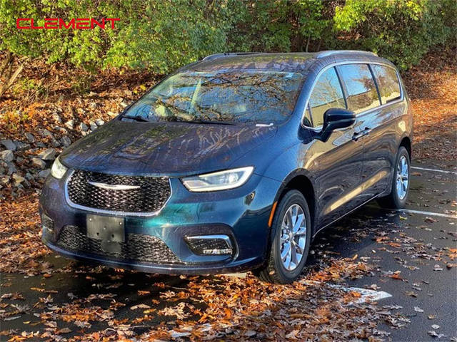 2021 Chrysler Pacifica Minivan Touring L AWD photo