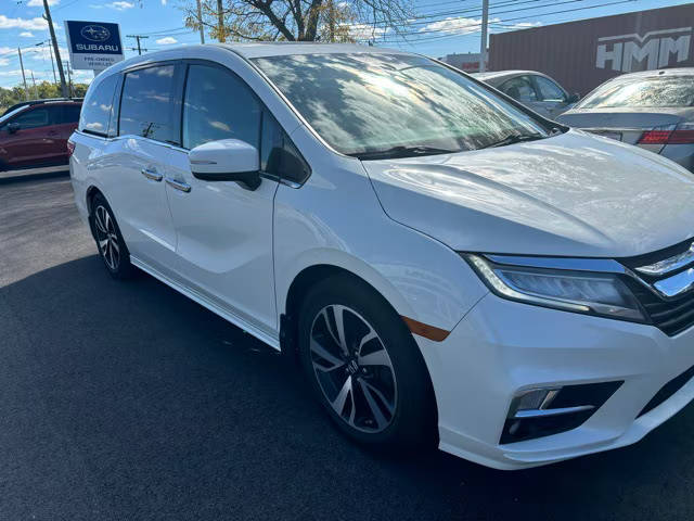 2018 Honda Odyssey Touring FWD photo