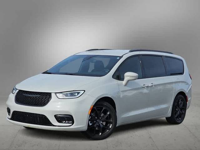 2021 Chrysler Pacifica Minivan Touring FWD photo