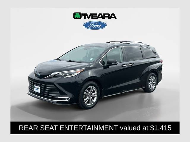 2022 Toyota Sienna Platinum AWD photo