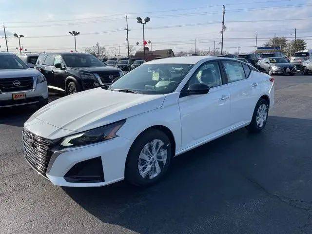 2021 Nissan Altima 2.5 SR FWD photo