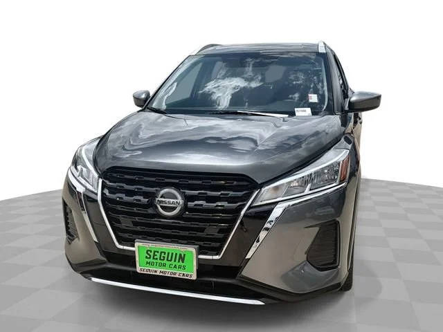 2021 Nissan Kicks SV FWD photo