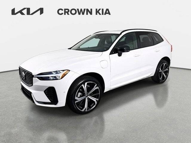 2022 Volvo XC60 Recharge R-Design AWD photo