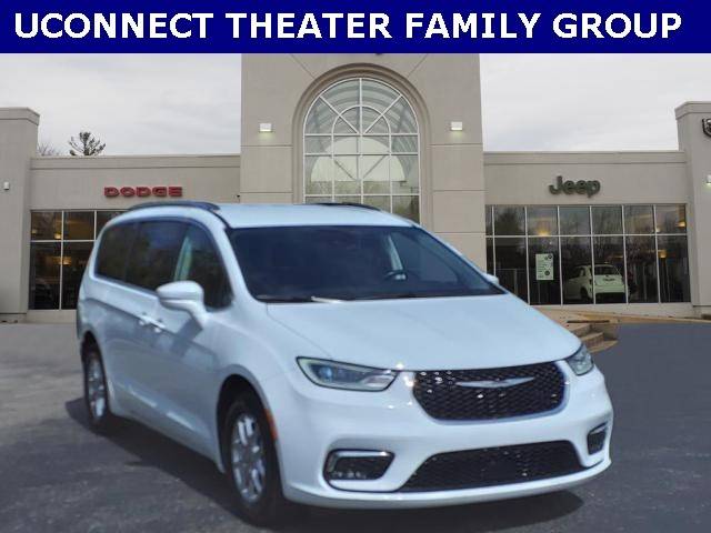 2021 Chrysler Pacifica Minivan Touring L FWD photo