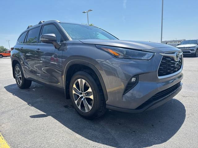 2022 Toyota Highlander XLE AWD photo