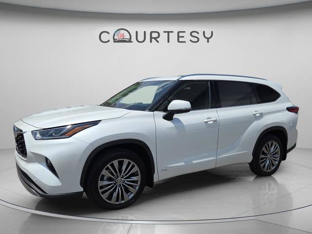 2022 Toyota Highlander Hybrid Platinum AWD photo