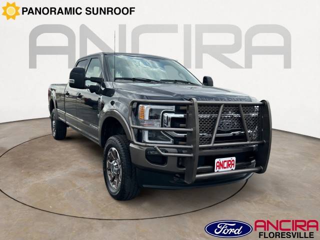 2022 Ford F-350 Super Duty King Ranch 4WD photo