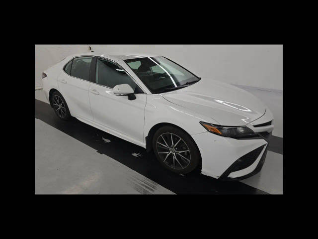 2022 Toyota Camry SE AWD photo
