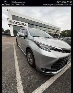 2022 Toyota Sienna LE AWD photo