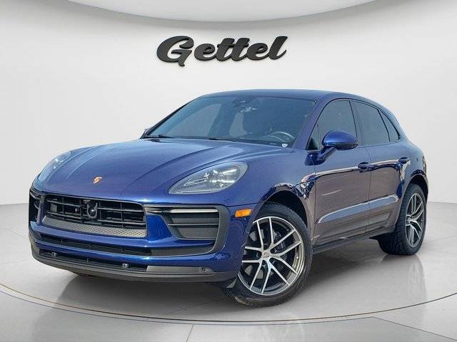 2022 Porsche Macan  AWD photo
