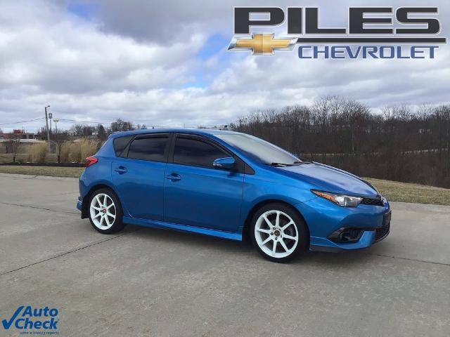 2017 Toyota Corolla iM  FWD photo