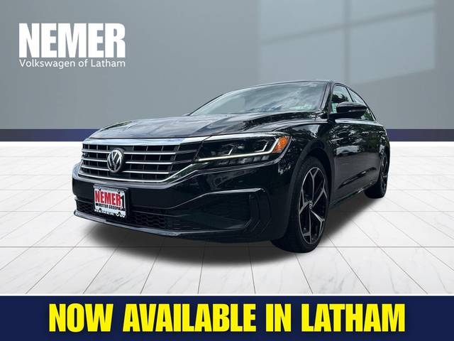 2022 Volkswagen Passat 2.0T R-Line FWD photo