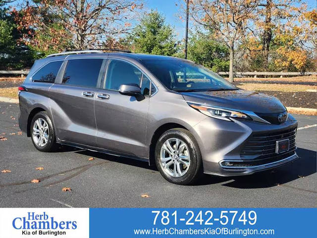 2022 Toyota Sienna Platinum AWD photo