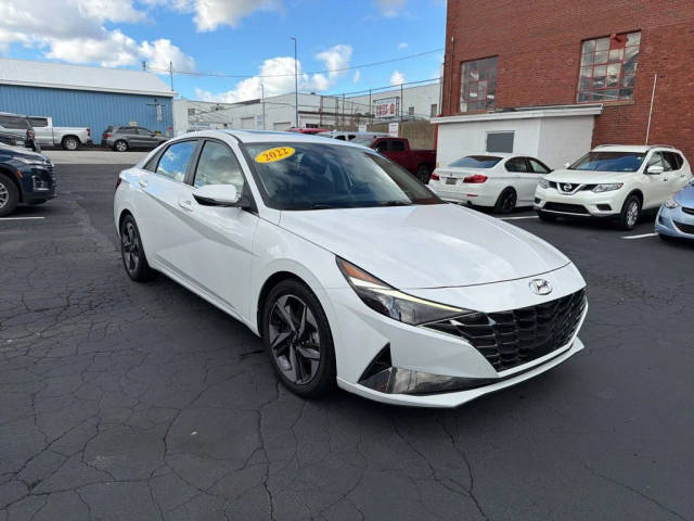 2022 Hyundai Elantra Limited FWD photo