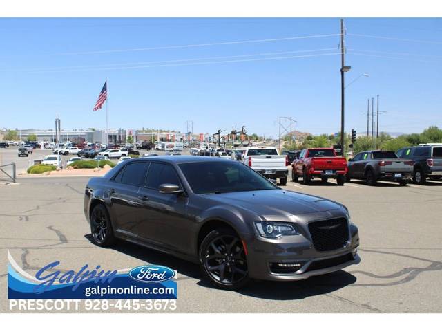 2021 Chrysler 300 Touring L RWD photo