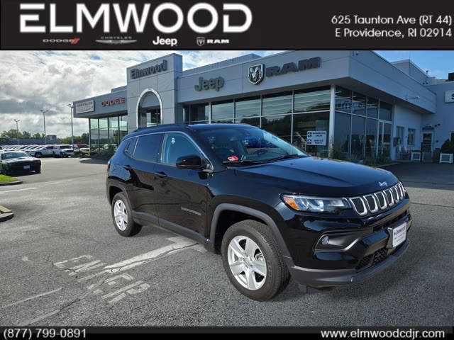 2022 Jeep Compass Latitude 4WD photo