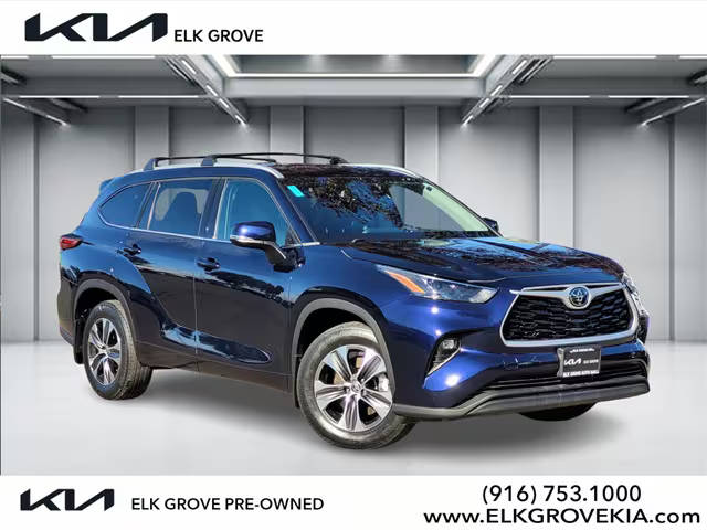 2022 Toyota Highlander XLE AWD photo