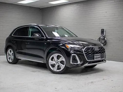 2022 Audi Q5 S line Premium Plus AWD photo