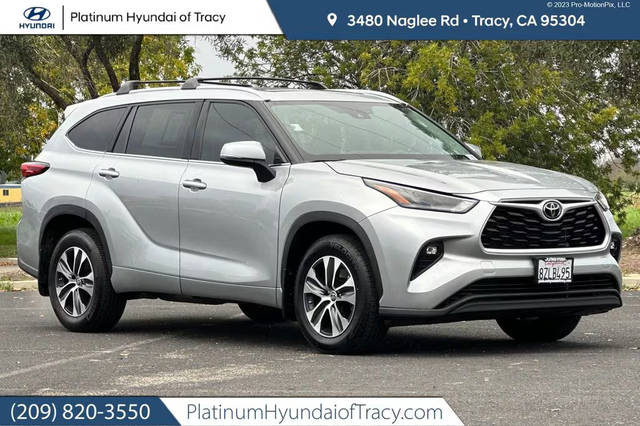 2022 Toyota Highlander XLE AWD photo
