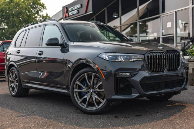 2022 BMW X7 M50i AWD photo