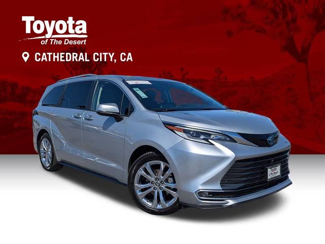 2022 Toyota Sienna Platinum FWD photo