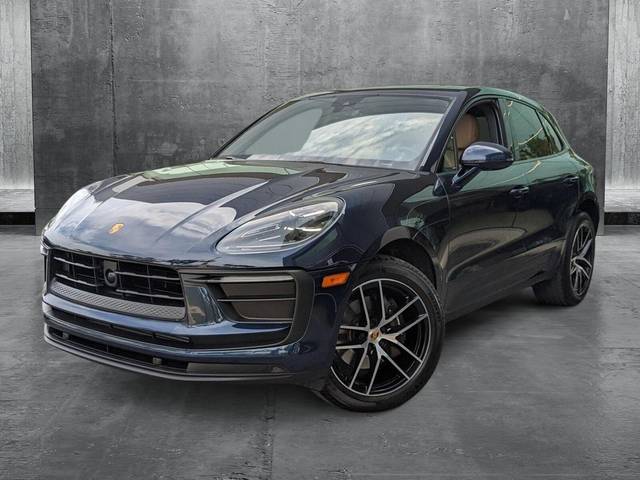 2022 Porsche Macan  AWD photo