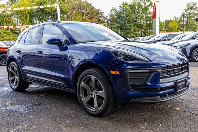 2022 Porsche Macan AWD photo