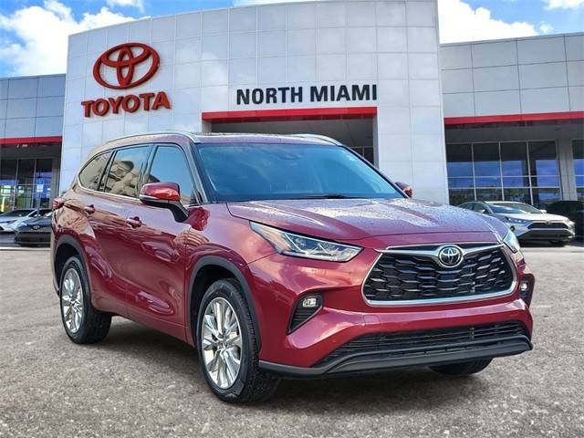 2022 Toyota Highlander Limited FWD photo