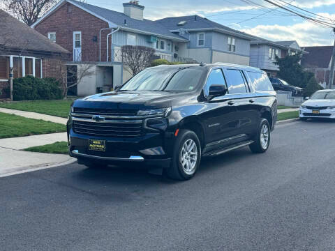 2022 Chevrolet Suburban LT 4WD photo