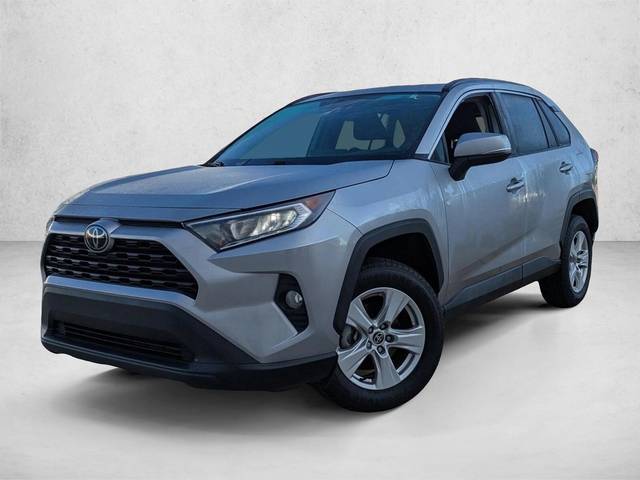 2021 Toyota RAV4 XLE FWD photo