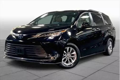 2022 Toyota Sienna XLE AWD photo