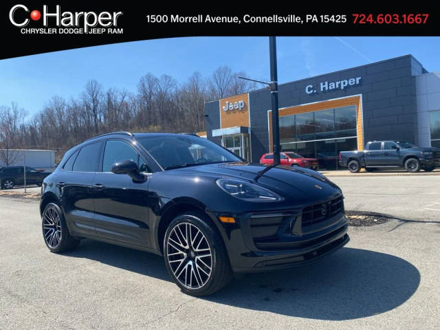 2022 Porsche Macan  AWD photo
