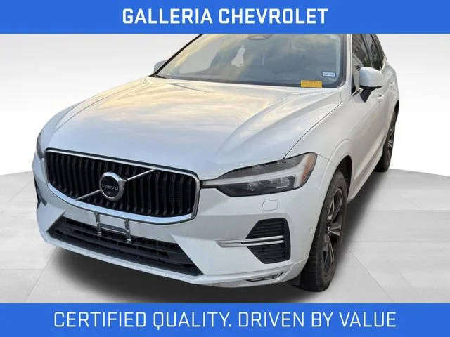 2022 Volvo XC60 Momentum AWD photo
