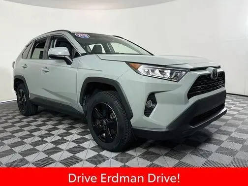 2021 Toyota RAV4 XLE FWD photo