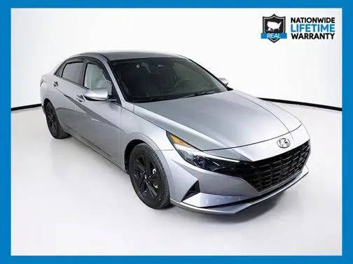 2022 Hyundai Elantra SEL FWD photo