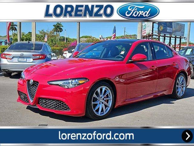 2022 Alfa Romeo Giulia Ti RWD photo