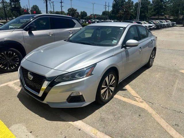 2021 Nissan Altima 2.5 SV FWD photo