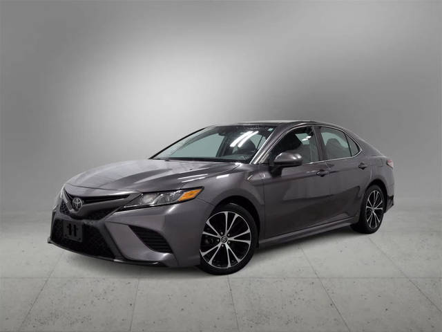 2019 Toyota Camry SE FWD photo