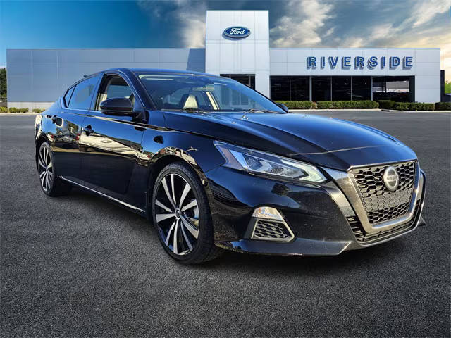 2021 Nissan Altima 2.5 SR FWD photo