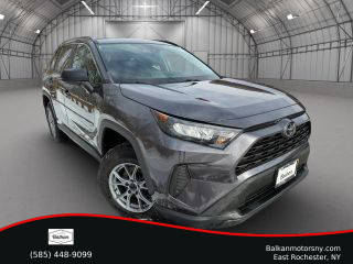 2021 Toyota RAV4 LE AWD photo