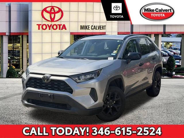 2021 Toyota RAV4 LE FWD photo