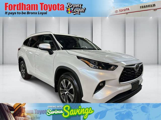 2022 Toyota Highlander XLE AWD photo