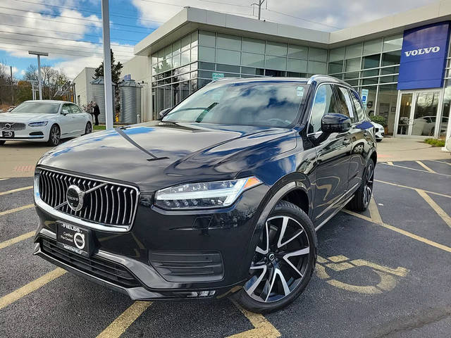 2022 Volvo XC90 Momentum AWD photo