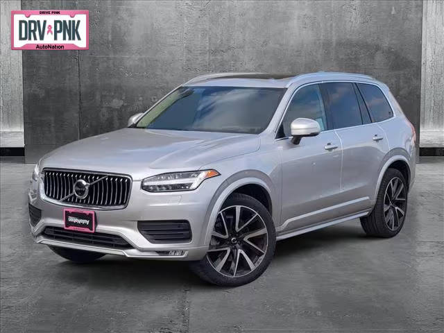 2022 Volvo XC90 Momentum AWD photo