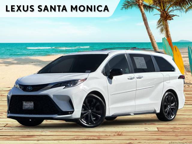 2022 Toyota Sienna XSE FWD photo