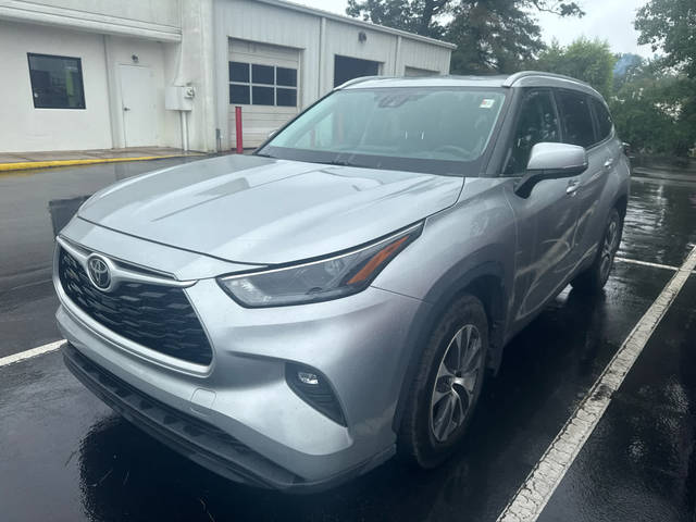 2022 Toyota Highlander XLE AWD photo