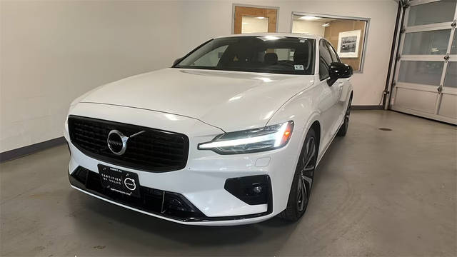 2022 Volvo S60 Momentum AWD photo