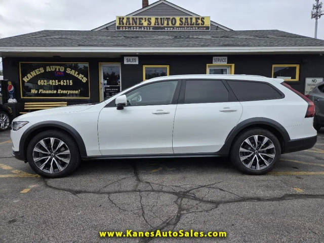 2022 Volvo V90 Cross Country AWD photo