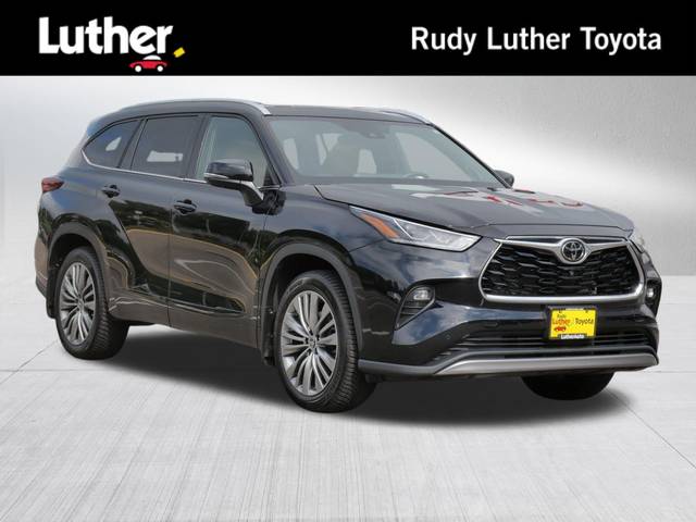 2022 Toyota Highlander Platinum AWD photo