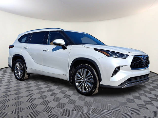 2022 Toyota Highlander Hybrid Platinum AWD photo